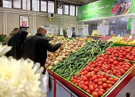  این خانوارها بسته معیشتی یلدایی می گیرند / کمک به نیازمندان در این استان