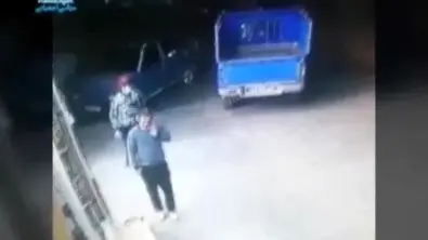 قاپیدن گوشی همراه در کمال خونسردی + فیلم
