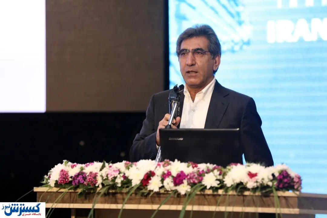 آینده به احترام گذشته توقف نمیکند