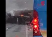 واژگونی و آتش‌سوزی تریلی در جاده مشهد + فیلم