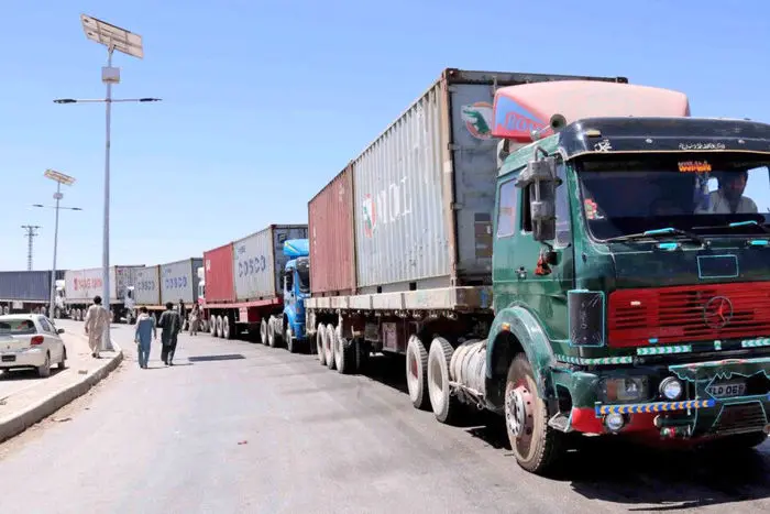 تردد کامیون‌ ها در مرز دوغارون به حالت عادی بازگشت