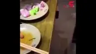  سینه مرغی که در هنگام سرو غذا زنده شد! + فیلم