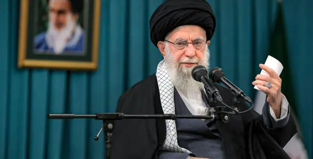 رهبر انقلاب : نقشه دشمن را خداوند باطل کرد 