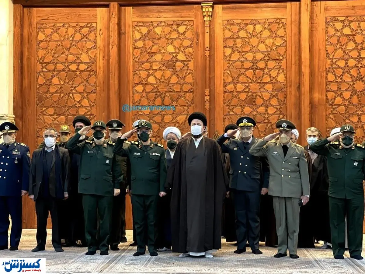 بیعت فرماندهان و کارکنان نیروهای مسلح با آرمانهای امام