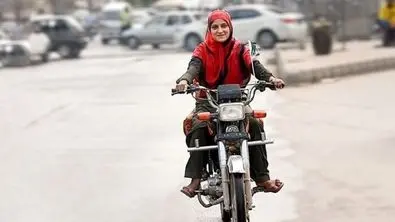 صدور گواهینامه موتورسیکلت بانوان آزاد شد ؟